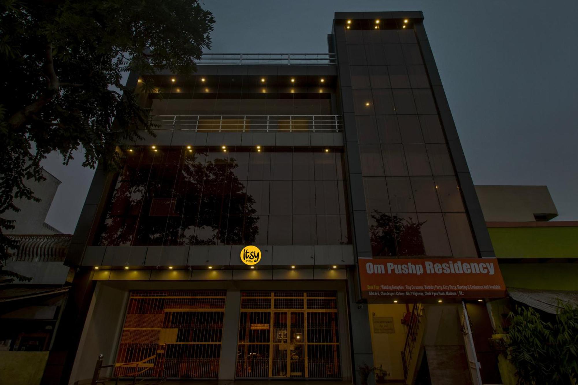 Hotel O Om Pushp Residency Mathura Exteriör bild