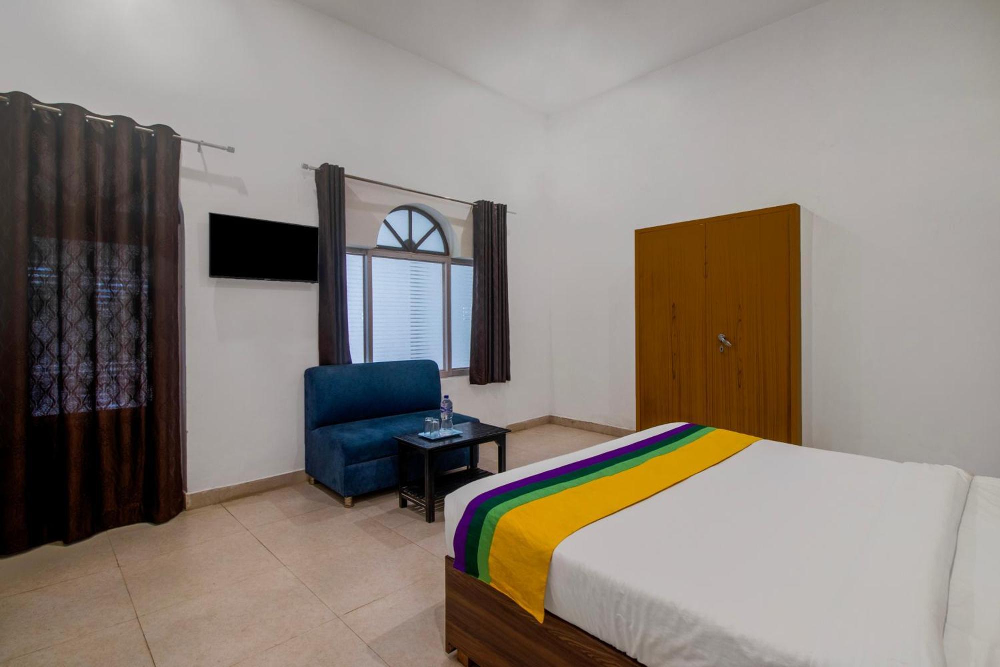 Hotel O Om Pushp Residency Mathura Exteriör bild
