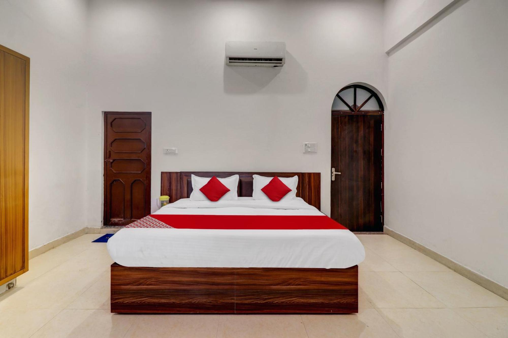 Hotel O Om Pushp Residency Mathura Exteriör bild