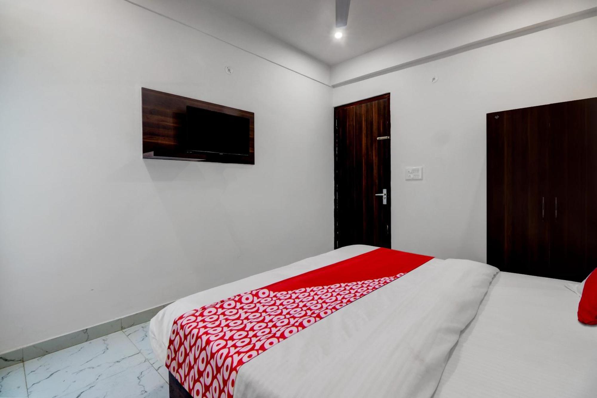 Hotel O Om Pushp Residency Mathura Exteriör bild