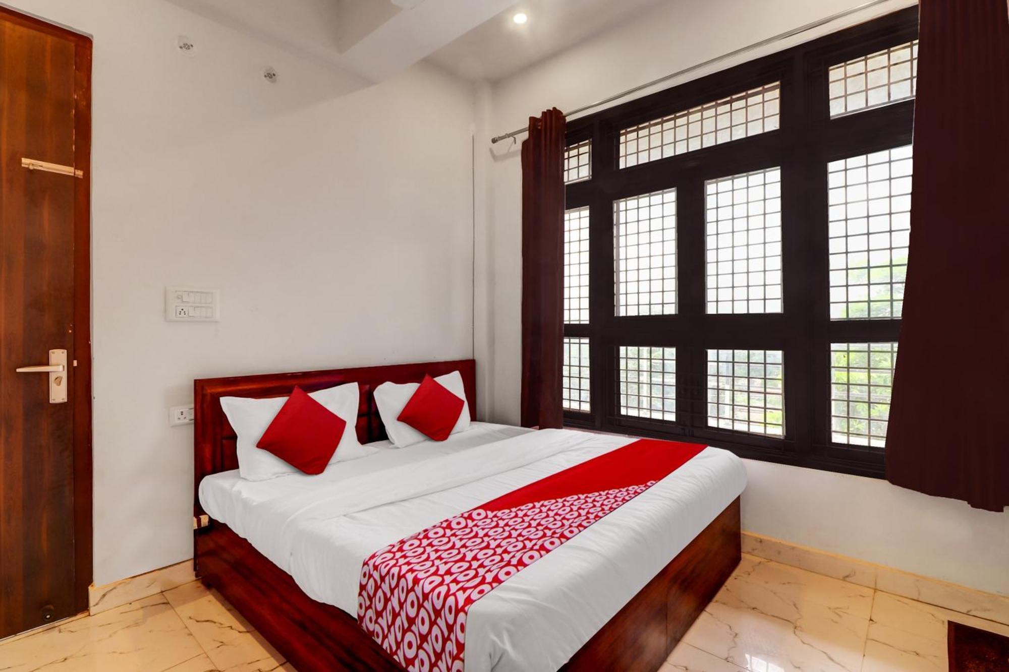Hotel O Om Pushp Residency Mathura Exteriör bild